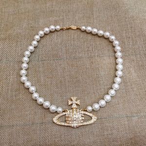 Vivienne Westwood Pearl Bas necklace